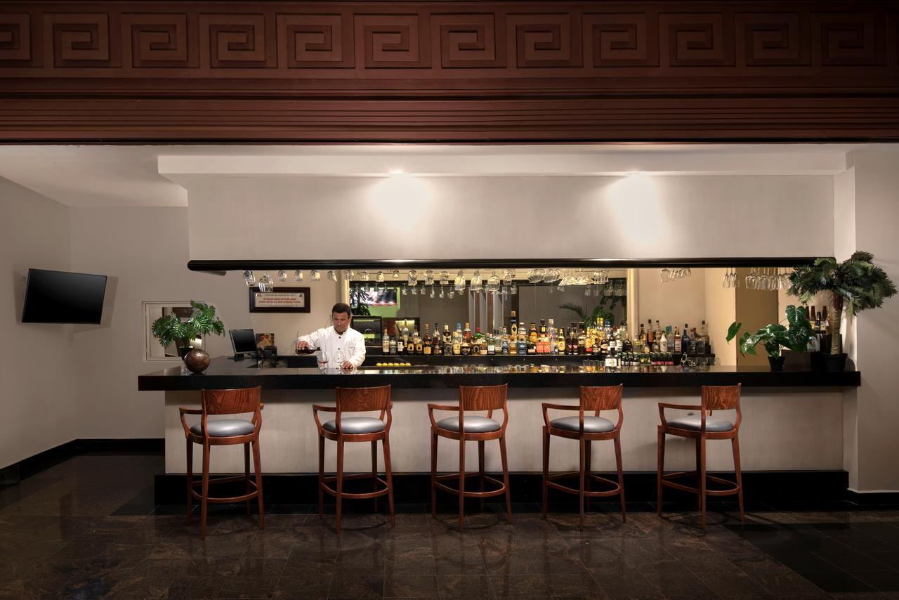 Krystal Monterrey Hotel Eksteriør billede